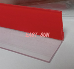 Montant d'angle en L avec ruban pré-appliqué 