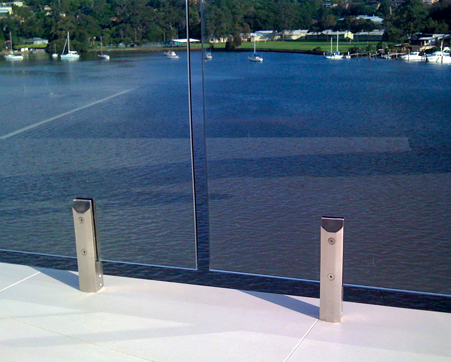 Garde-corps architecturaux-balustrade garde-corps pince de balcon carré sans cadre robinets en verre robinet de clôture de piscine